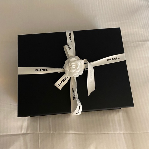 Chanel Beige Clair Double Flap Bag - Picture 2 of 12